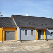 Video z montáže domu Bungalov 117 s upravenou dispozicí a garáží